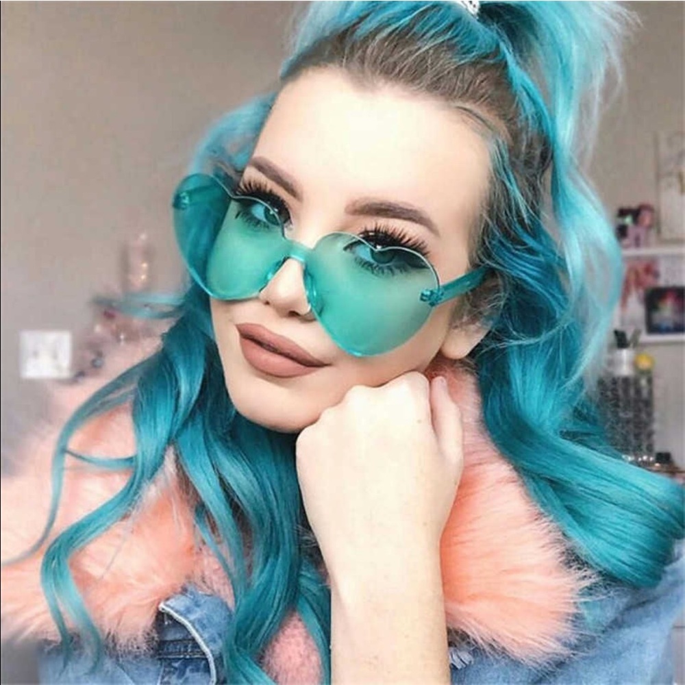 Heart Shaped Rimless Glasses - Picture 2 of 3